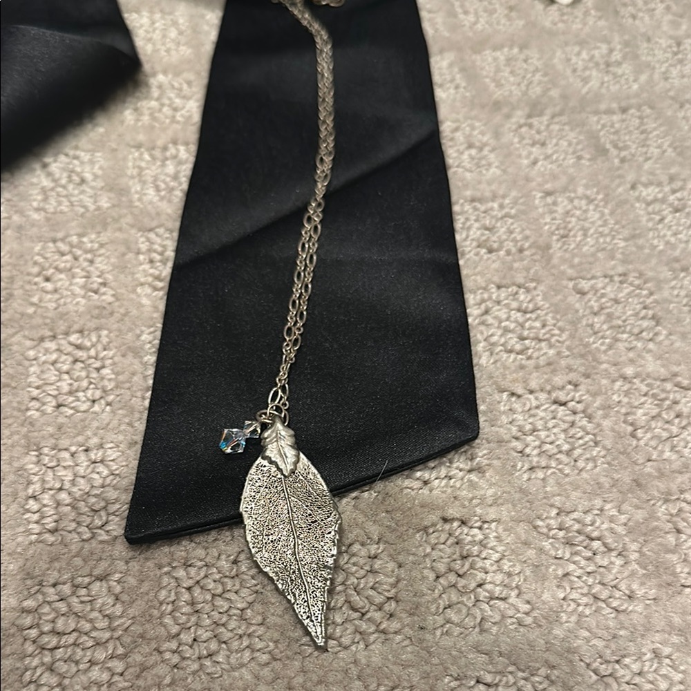 Silver Leaf Pendant Necklace